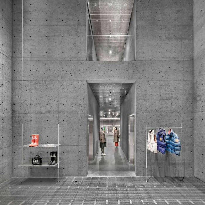 retailer crisi SSENSE