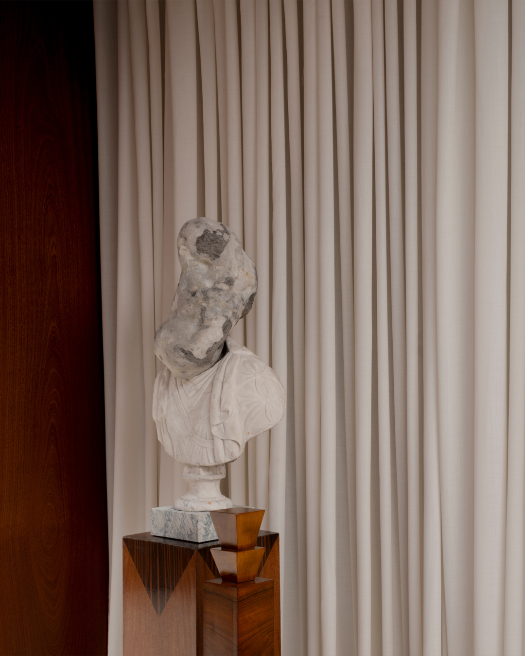 Saint Laurent nuovo store Via Montenapoleone Milano