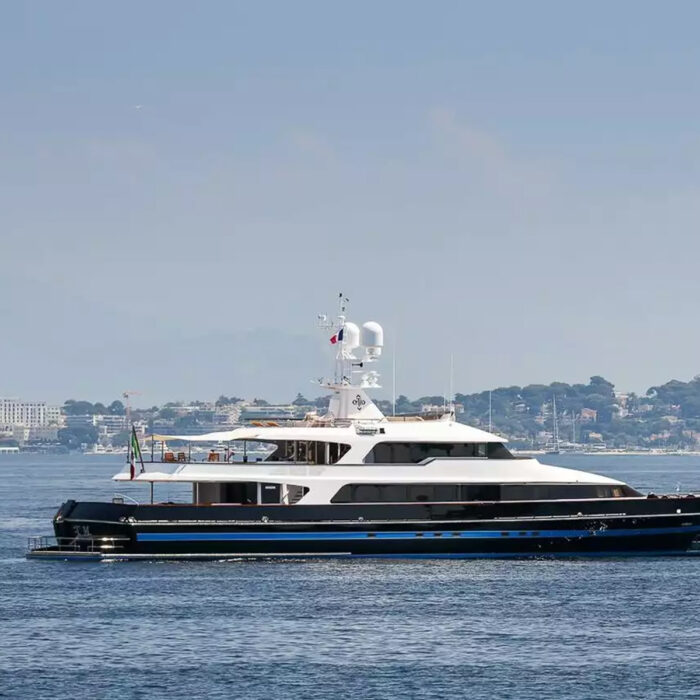 Valentino Garavani yacht TM Blue One