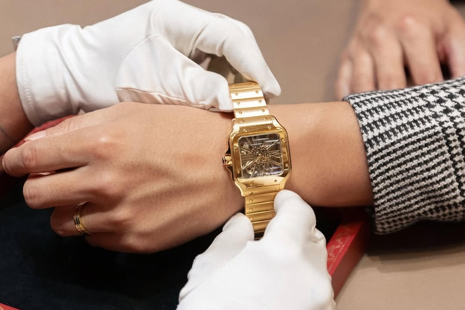 Cartier Santos Gen Z trend