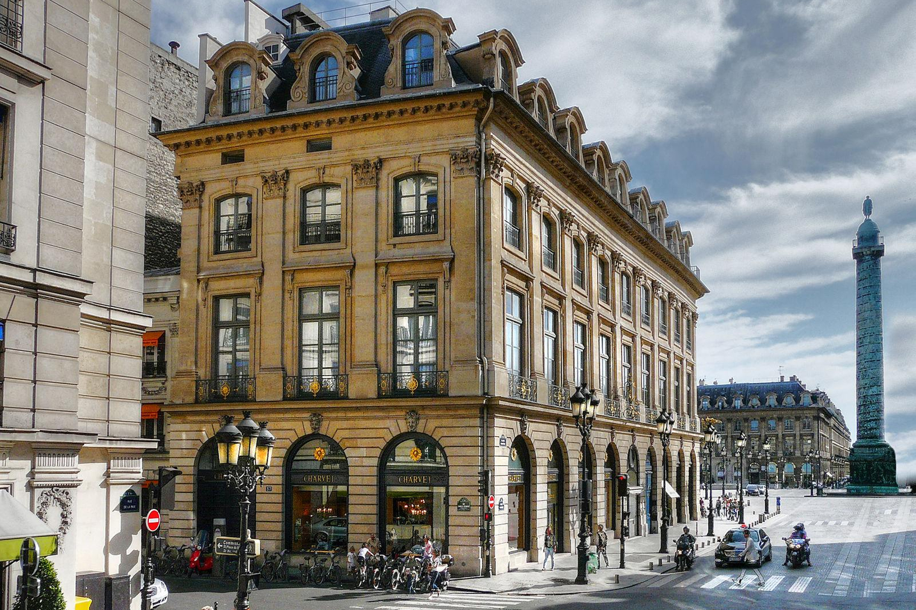 Charvet Place Vendôme camiceria Parigi Saint Laurent Coco Chanel