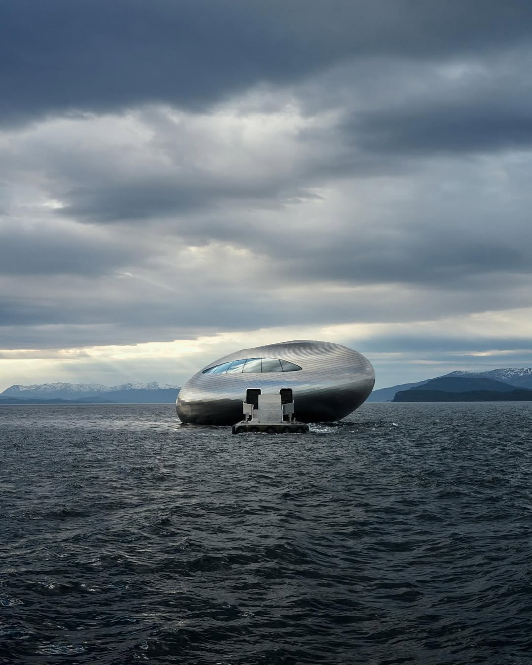 Iris ristorante galleggiante mare norvegia