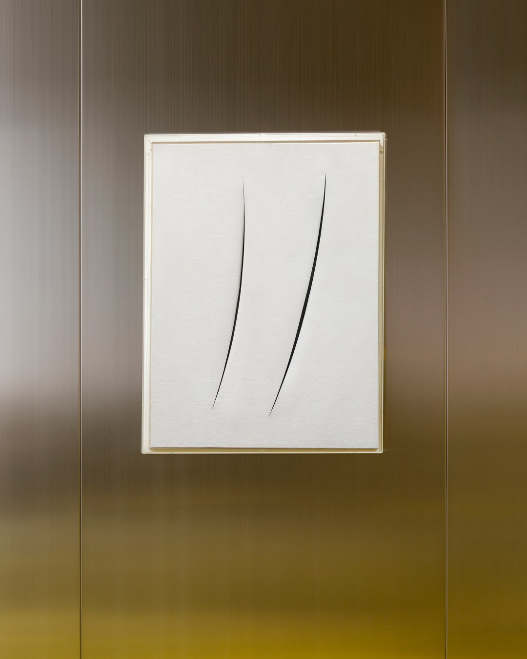 Lucio Fontana concetto spaziale attese 1960 Gucci Via montenapoleone Milano