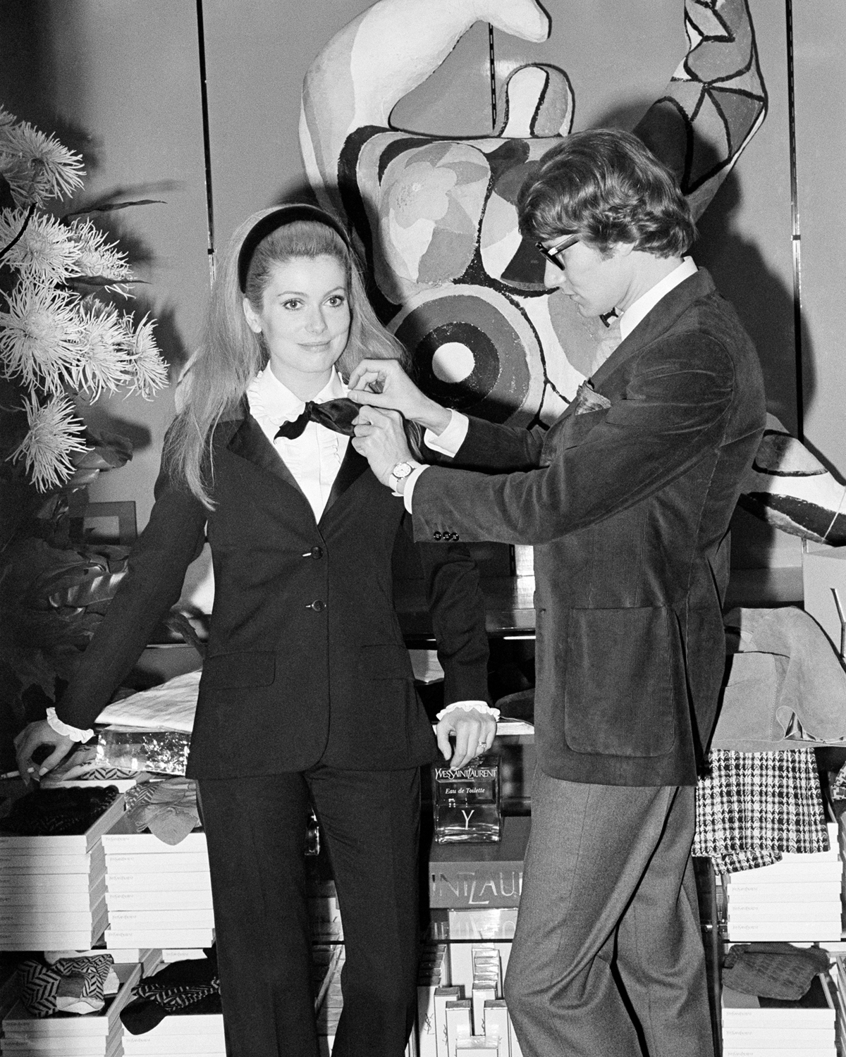 Yves Saint Laurent inventa smoking donna