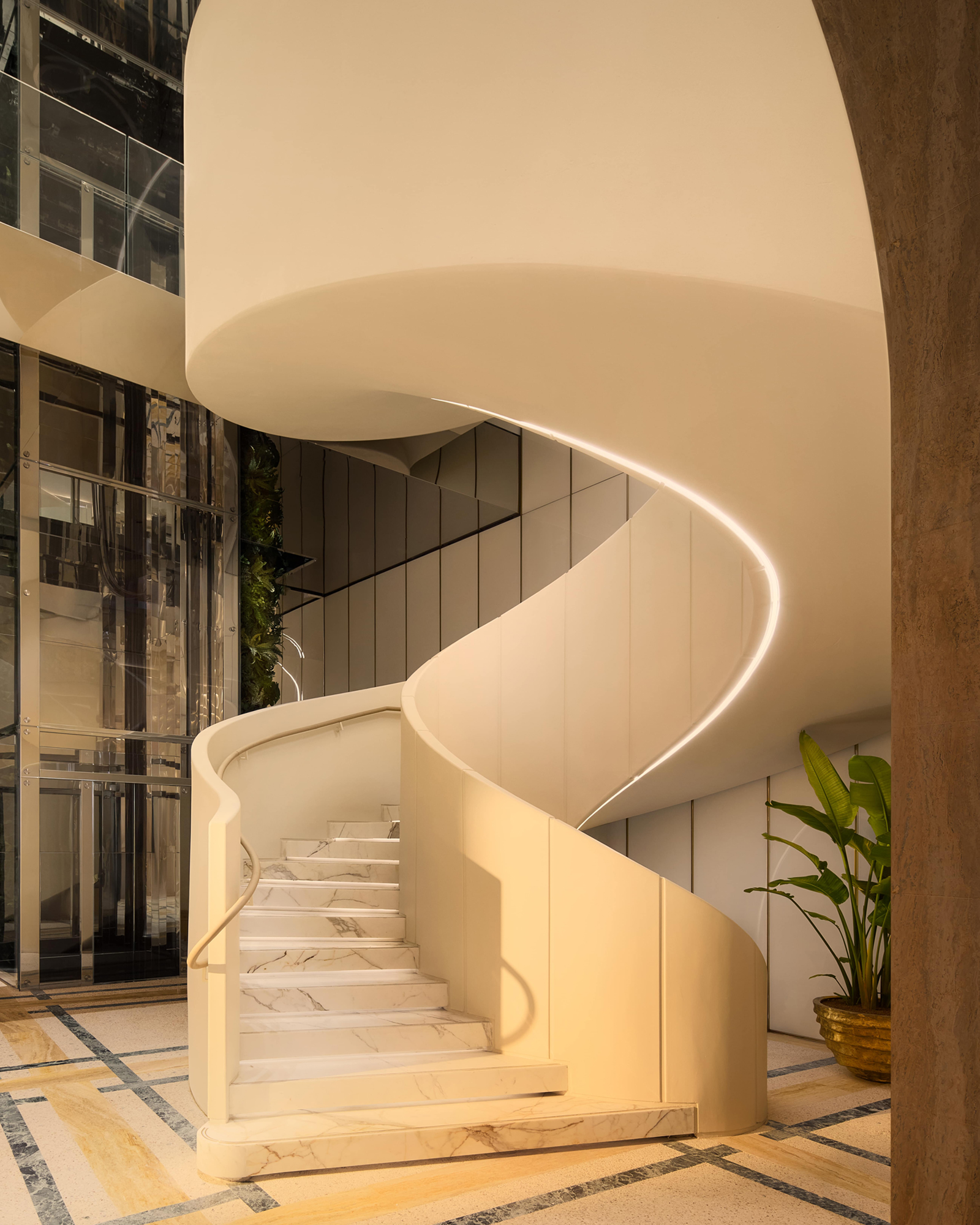 Bvlgari scale store negozio Via Monte Napoleone 2 Milano