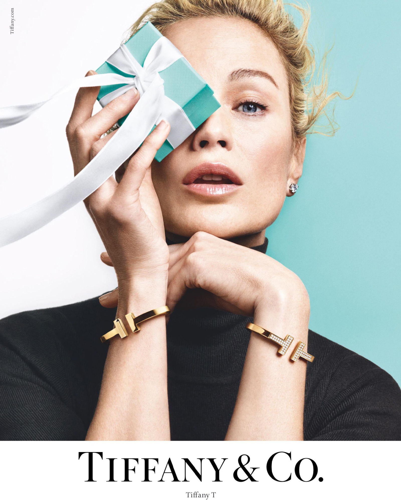 Tiffany & Co. scatola box blue packaging colore campagna adv