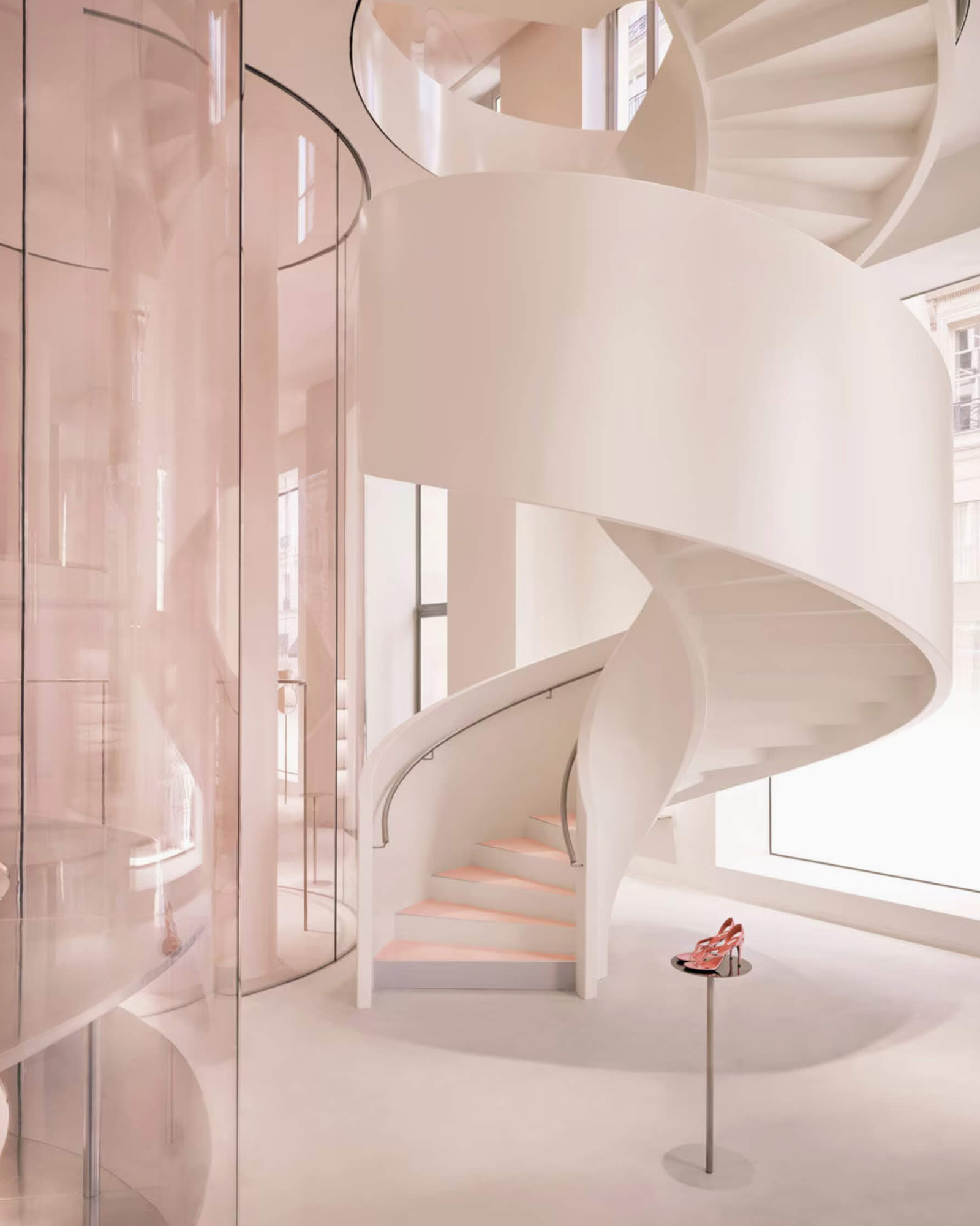 ALAÏA store scale negozio 15 Rue du Faubourg Saint-Honore Parigi