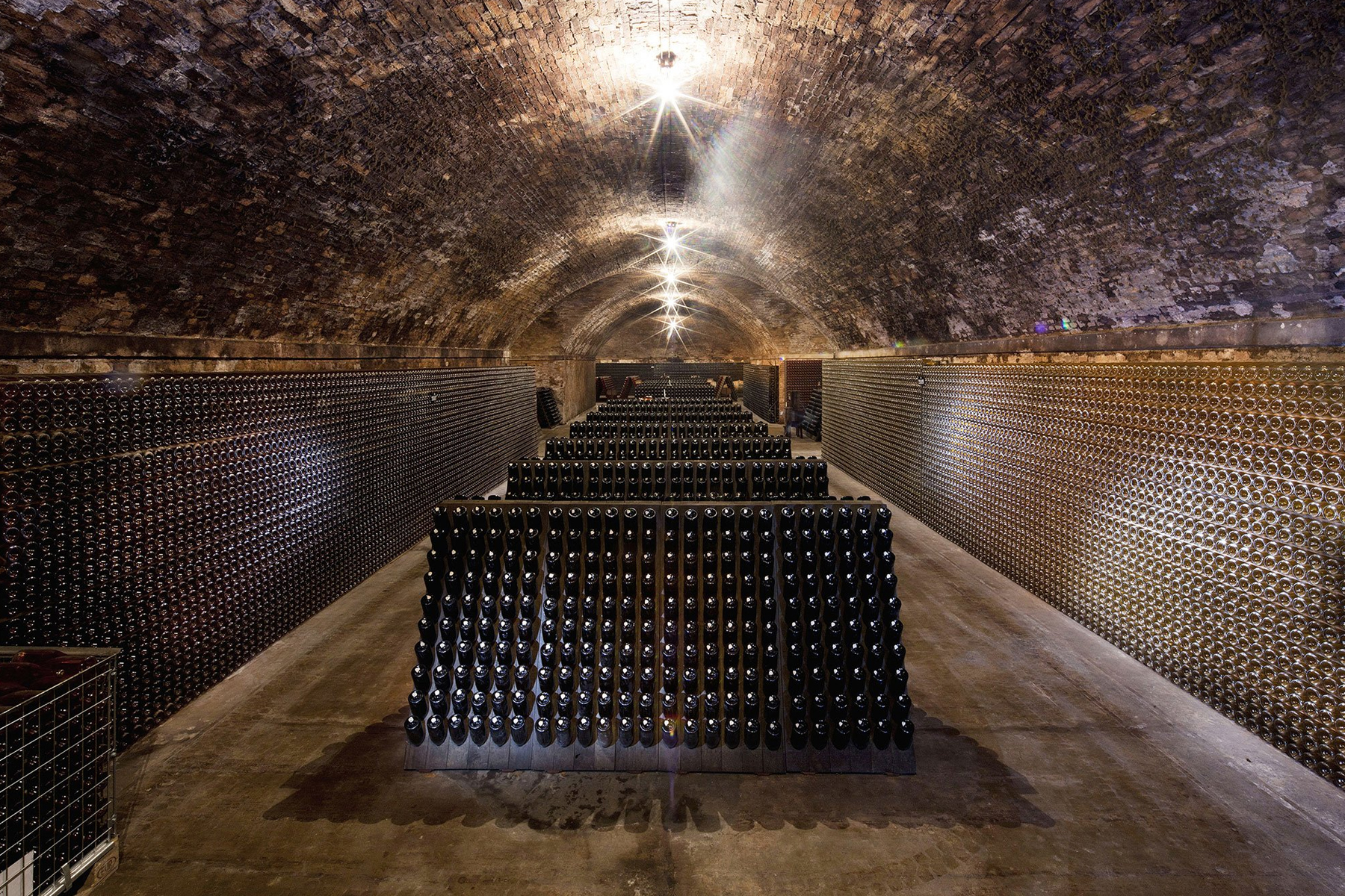 Contratto cantina Cattedrali sotterranee Canelli