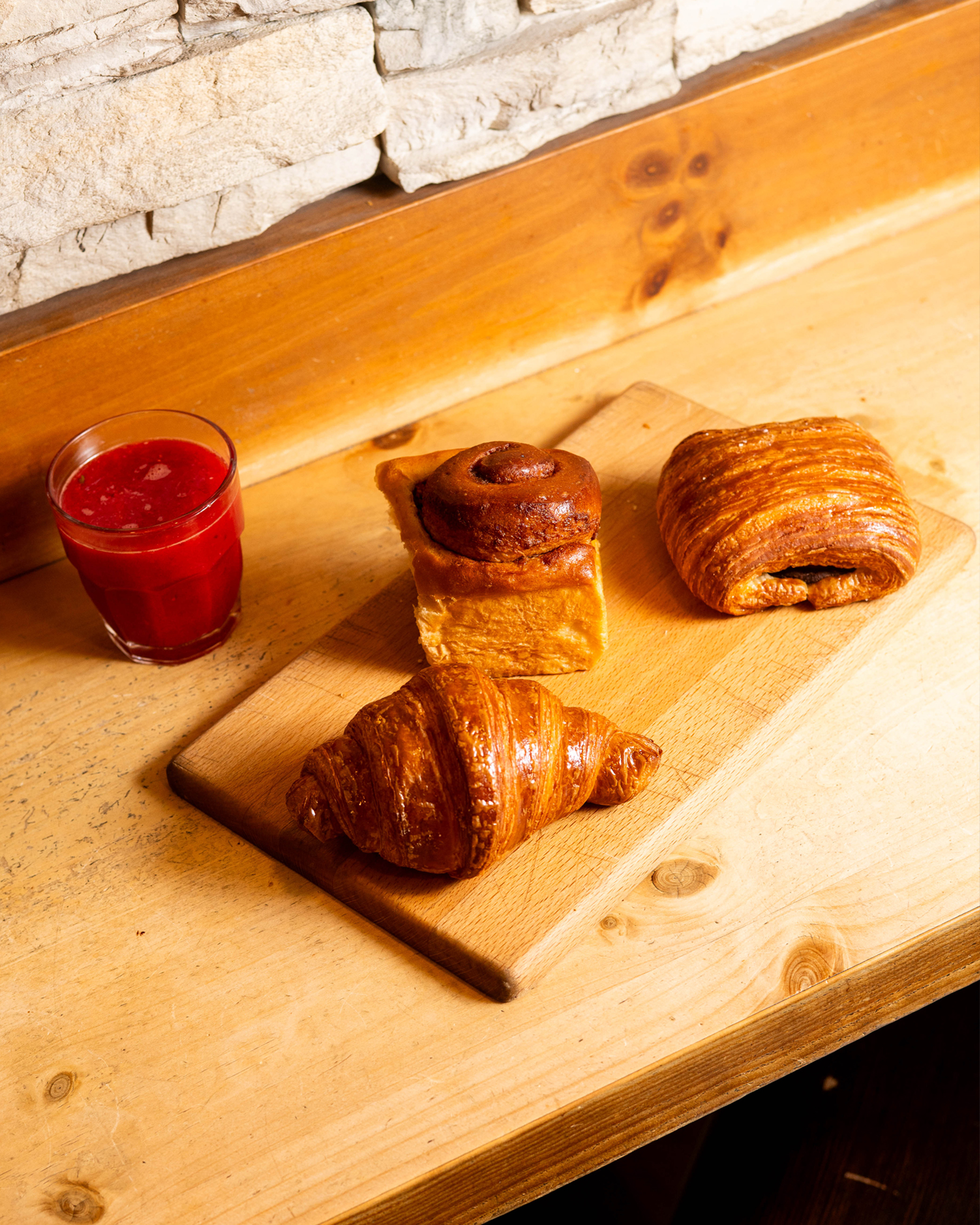 Perino Vesco Torino Cinnamon Roll Croissant Pan Suisse Colazione