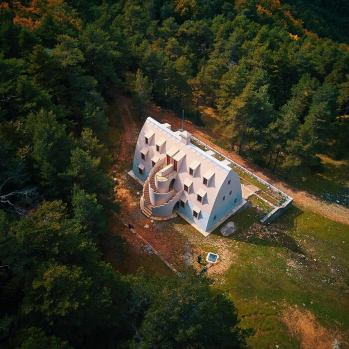 Xalet del Catllaràs Antoni Gaudí casa Pirenei Barcellona Spagna