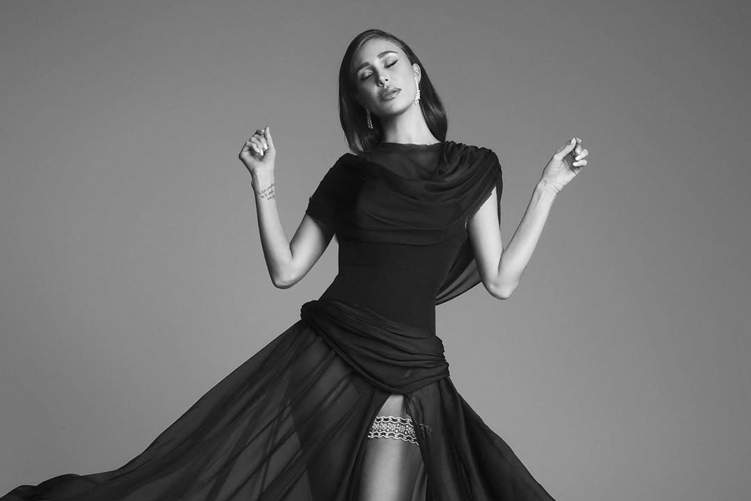 Belen Rodriguez Giarrettiera Chopard Sanremo 2026 gioielli