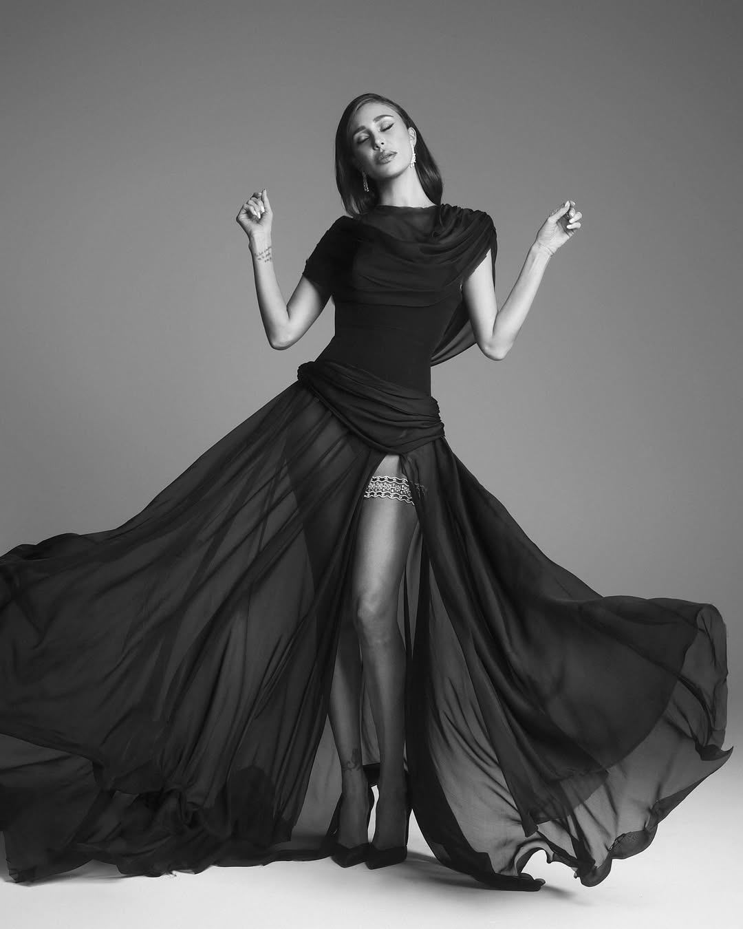 Belen Rodriguez Giarrettiera Chopard Sanremo 2026 gioielli