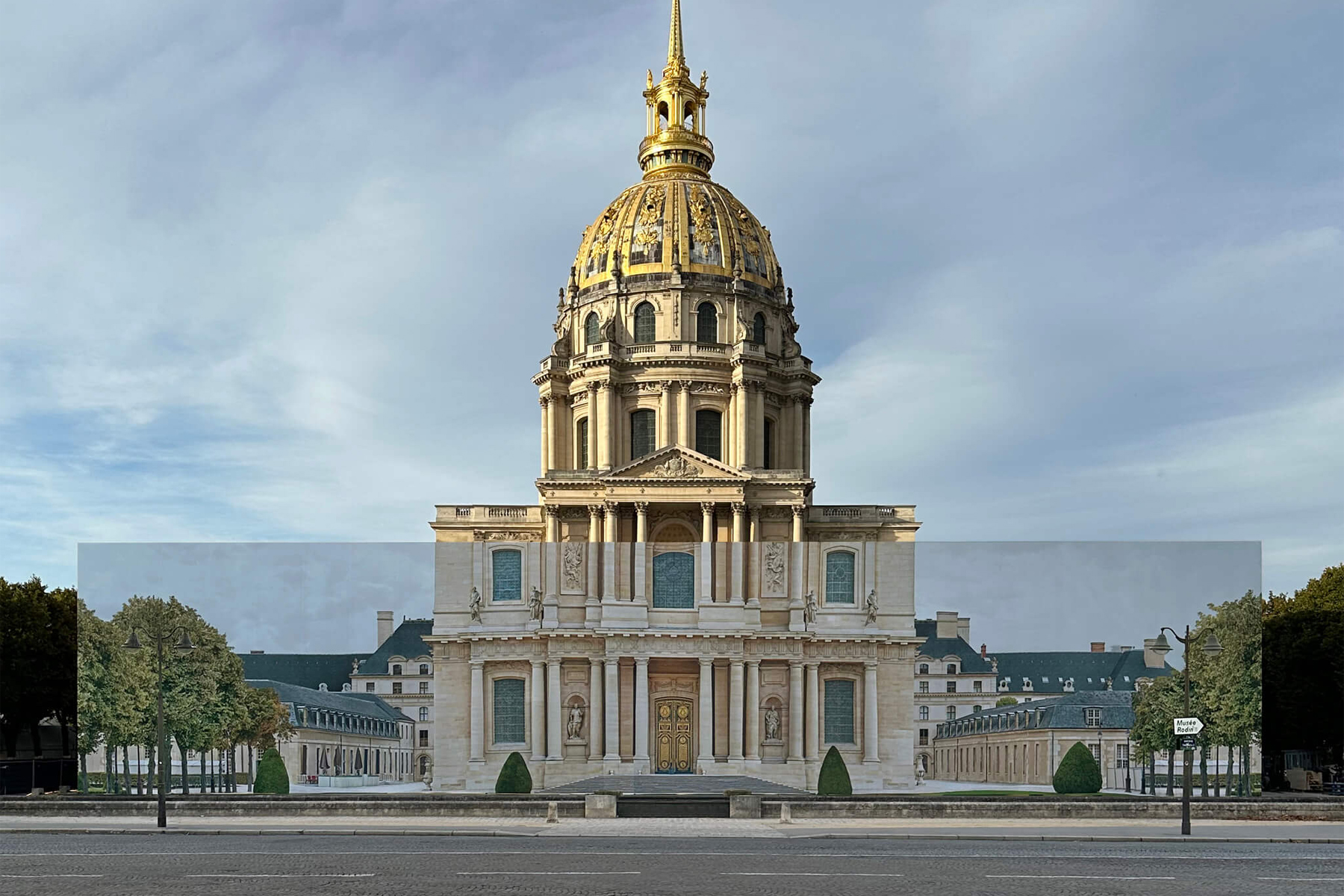 ingresso sfilata moda Balenciaga SS24 Cour de Dôme des Invalides