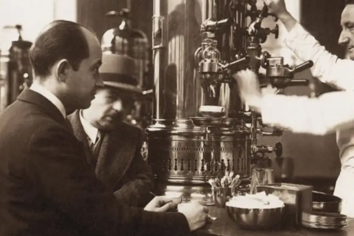 Macchina del caffè invenzione storia Torino