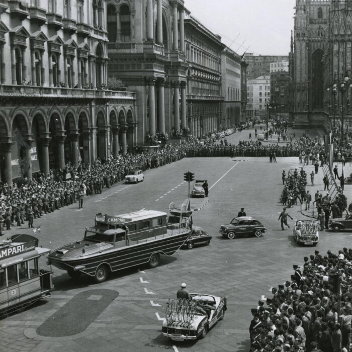 Campari Milano Piazza Duomo Storia