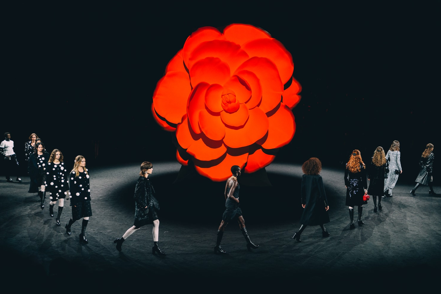 fiori giardino simbolico moda maison Chanel FW23