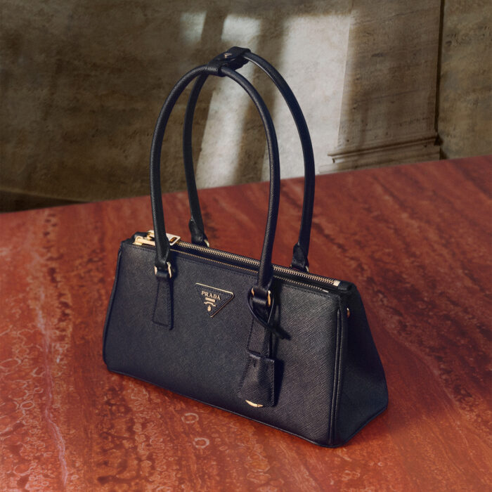 Prada Triangolo logo storia Borsa Galleria