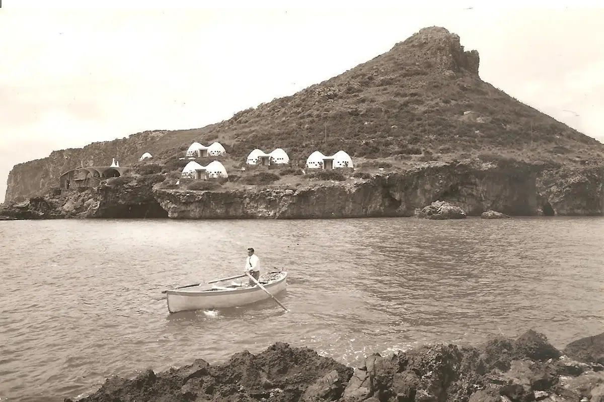 isole private italia Isola di Dino Praia a Mare Calabria Gianni Agnelli storia