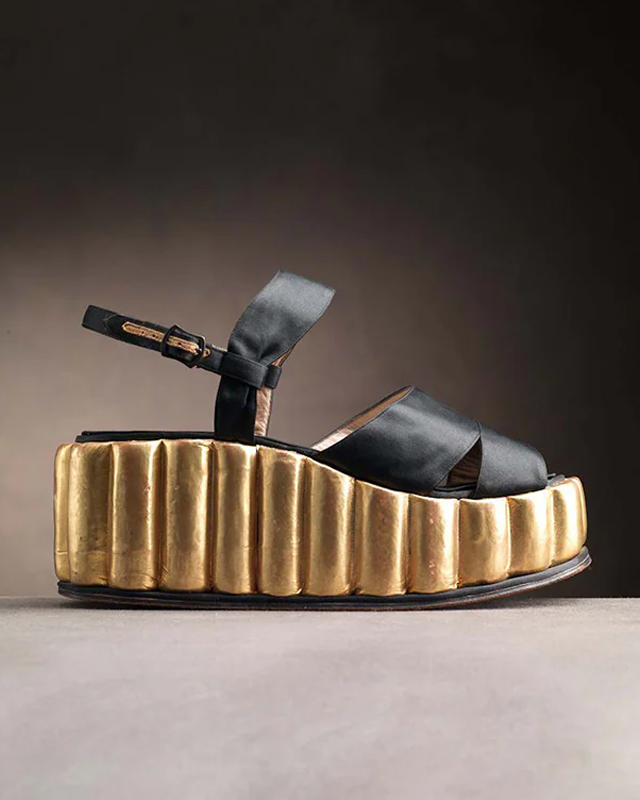 Salvatore Ferragamo Zeppa storia scarpa Anti-sanzione