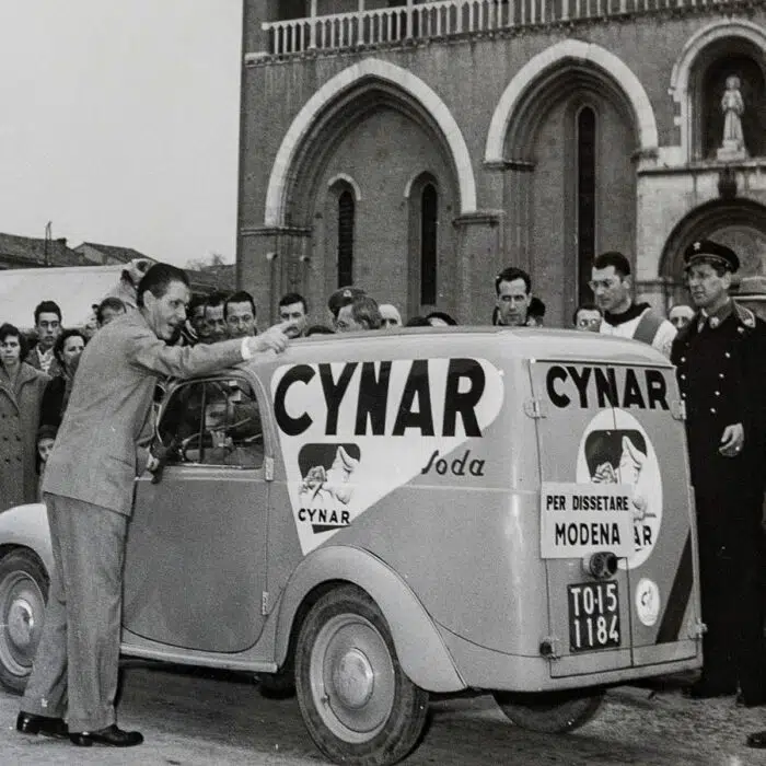 Cynar storia 1954 furgoncino per dissetare l