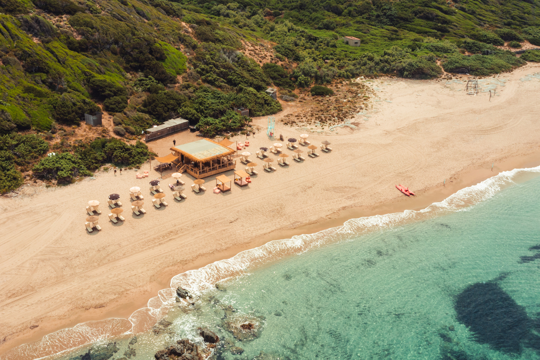 Santaluz chiosco spiaggia ristorante Li Feruli Isola Rossa Sardegna