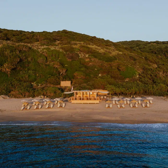 Santaluz chiosco spiaggia ristorante Li Feruli Isola Rossa Sardegna