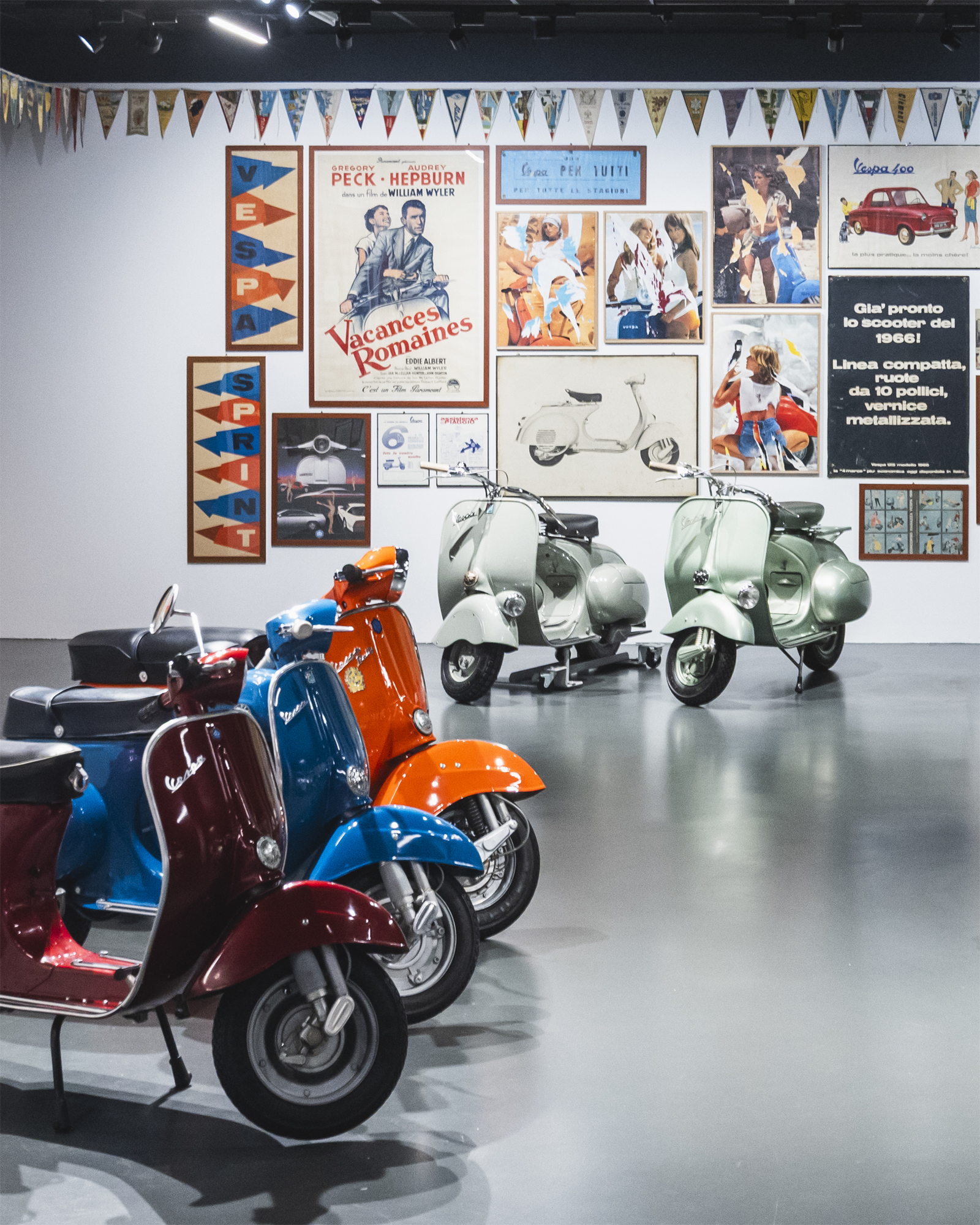 Vespa Piaggio storia design italiano 80 anni Years of an Icon
