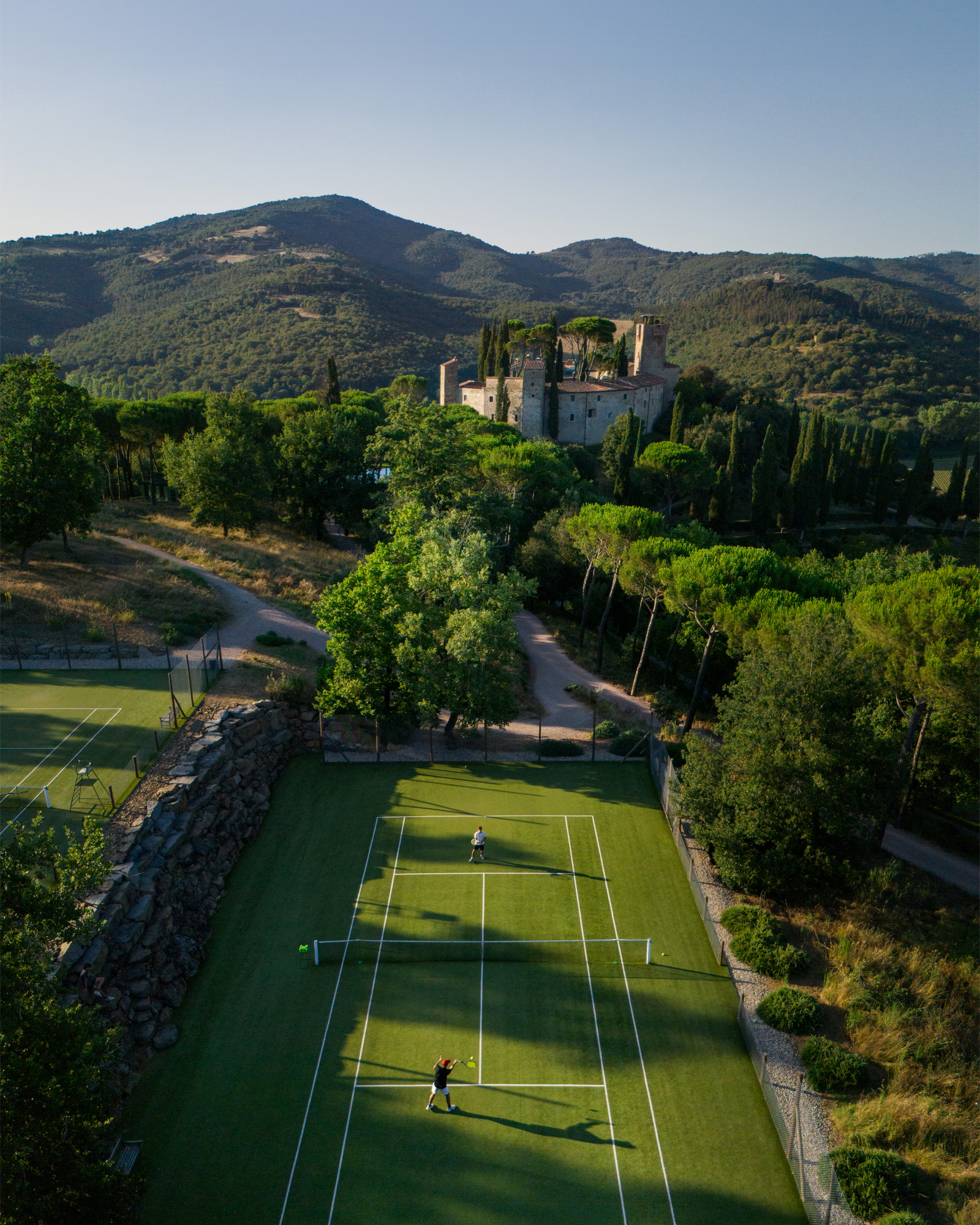 Castello di Reschio hotel resort lusso umbria toscana tennis campo