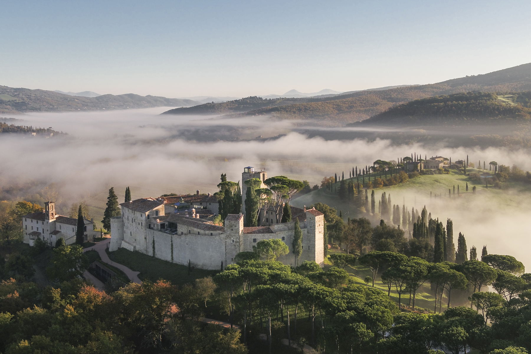 Castello di Reschio hotel resort lusso umbria toscana