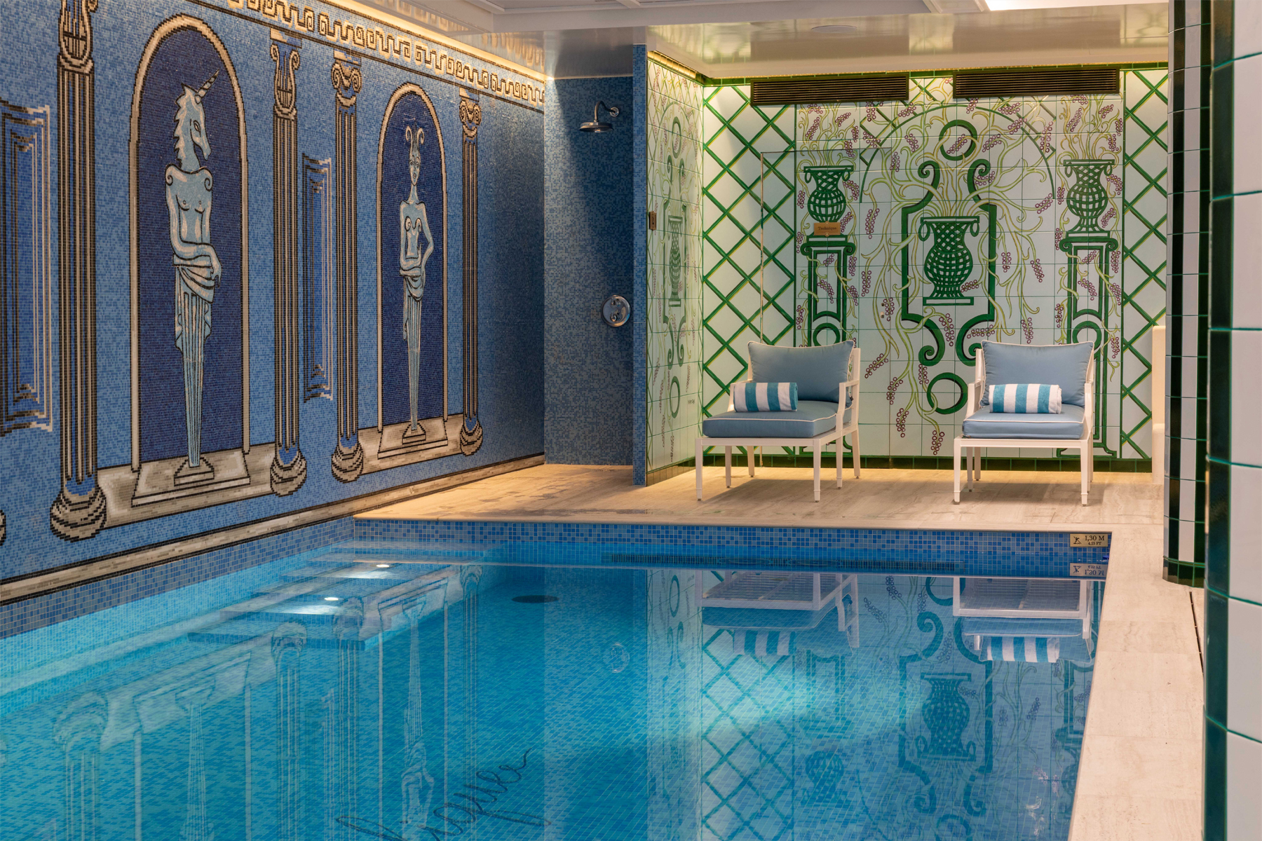 Hotel Le Magnifique Parigi ex teatro design