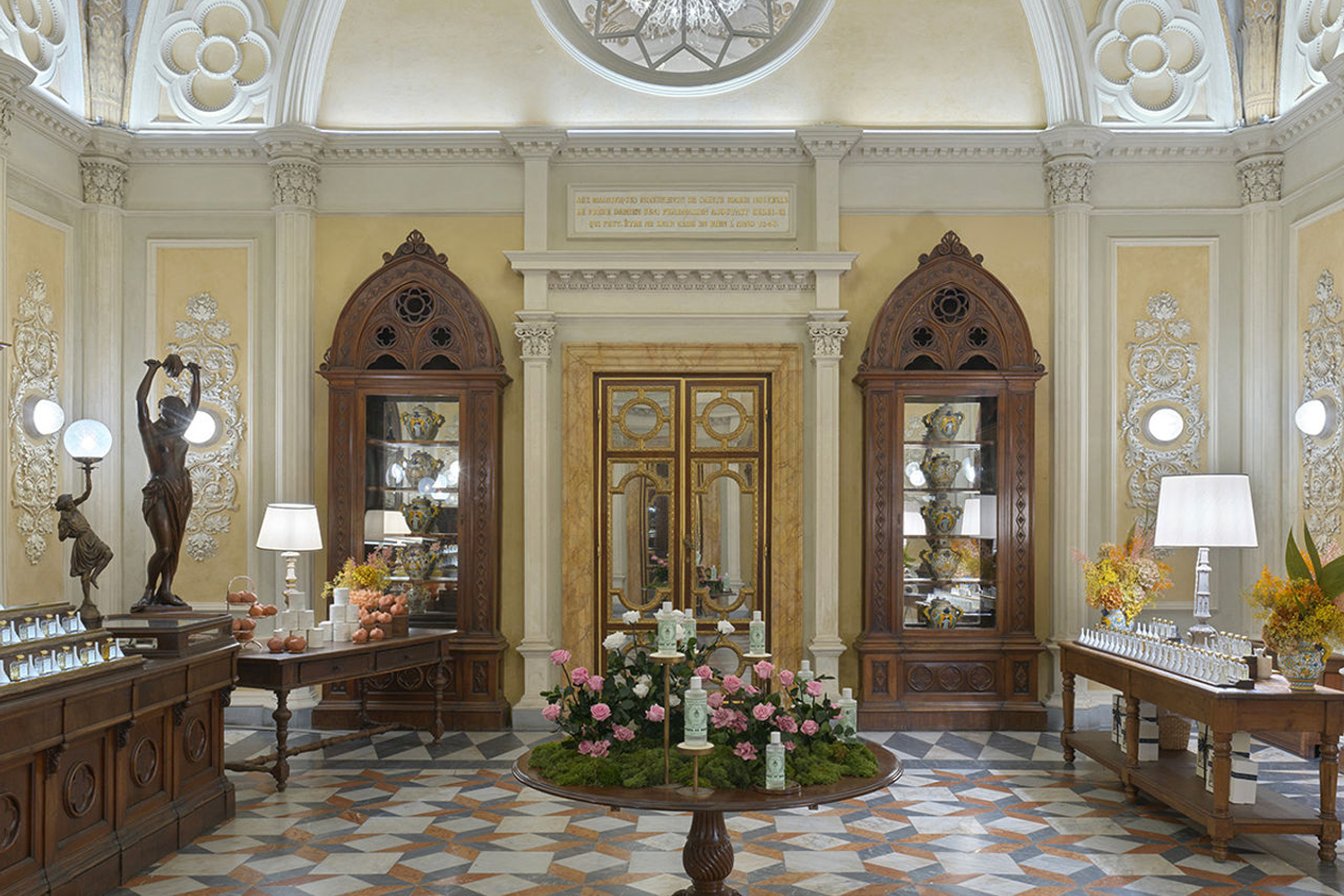 Officina Profumo-Farmaceutica di Santa Maria Novella profumeria farmacie Firenze